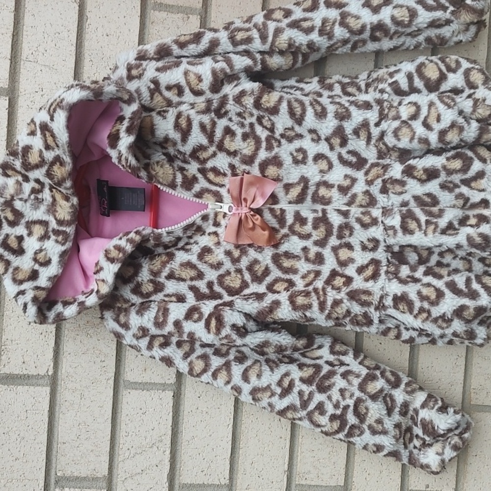 Leopard Coat* - Picture 5 of 11